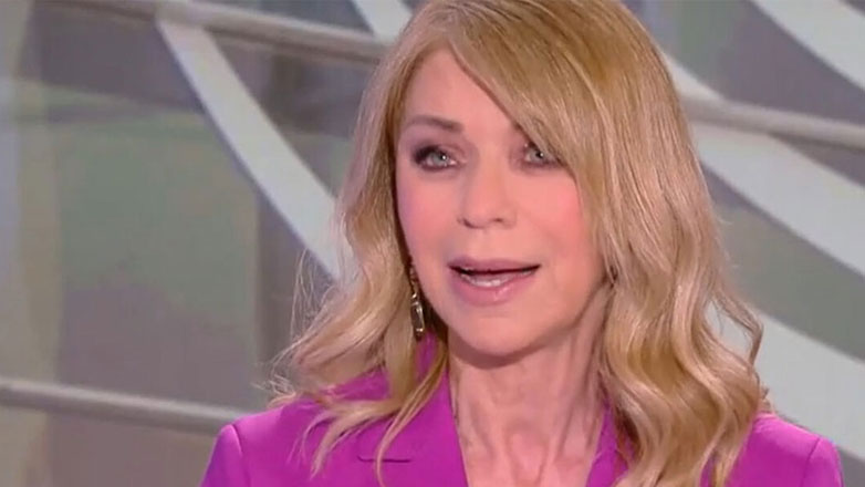 Συγκινημένη η Έλλη Στάη για τον θάνατο του Τάσου Μπιρσίμ – «Μου γνώρισε τις κάμερες»