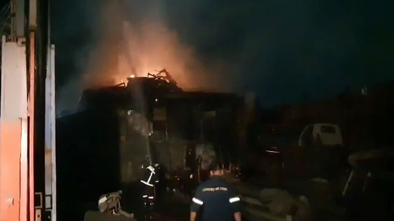 Ασπρόπυργος: Πυρκαγιά σε αποθηκευτικό χώρο φανοποιείου κοντά στη Λεωφόρο ΝΑΤΟ