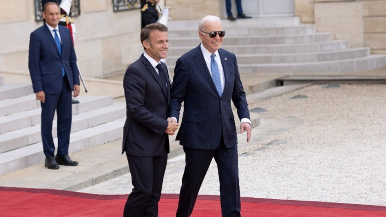 Μακρόν: Γαλλία και ΗΠΑ αποφασισμένες να ασκήσουν τις απαραίτητες πιέσεις στο Ιράν