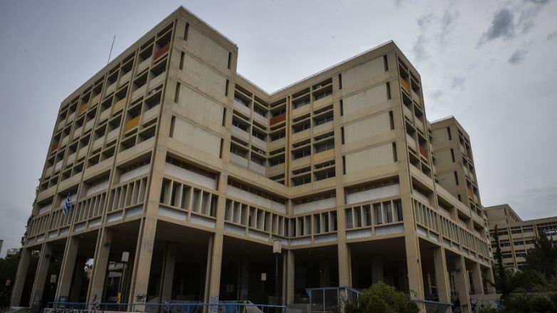 Καταγγελία: Χωρίς κλιματισμό κάνουν μάθημα εν μέσω καύσωνα οι φοιτητές του ΕΚΠΑ