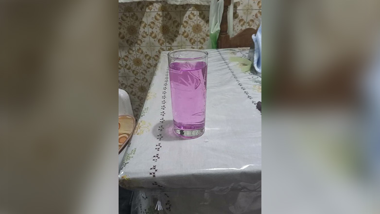 Γραμματικό: Άνοιξαν τη βρύση και έτρεξε ροζ νερό!