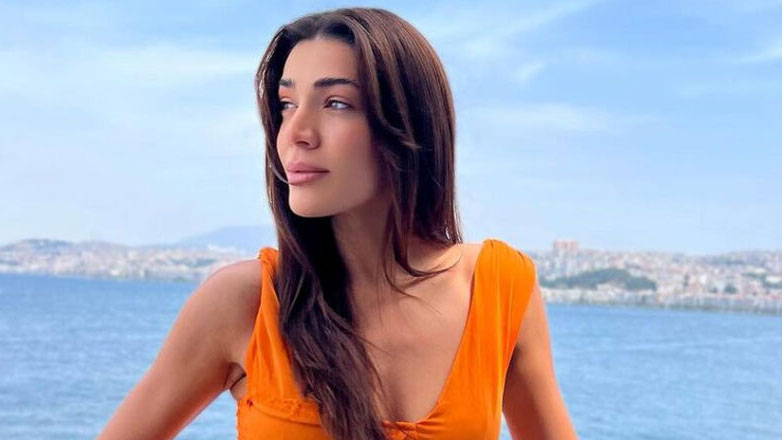 Περιπέτεια στον αέρα για την Ήβη Αδάμου – Το αεροπλάνο που επέβαινε έπεσε σε ανεμοστρόβιλο