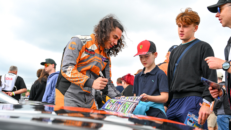 EuroNASCAR: Πρώτο βάθρο γενικής για τον Θωμά Κρασώνη στο Μπραντς Χατς!