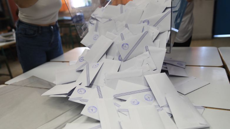 Ροδόπη: Συνελήφθη υποψήφιος ευρωβουλευτής που μοίραζε σταυρωμένα ψηφοδέλτια