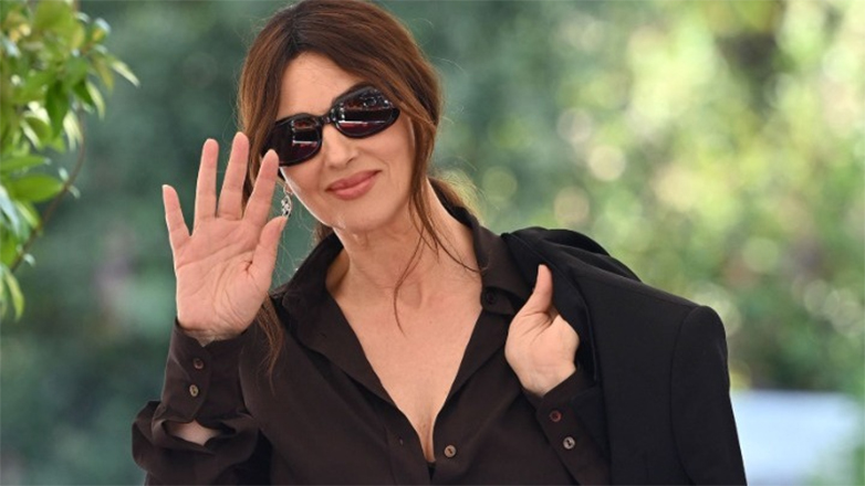 Paradis Paris: H Μόνικα Μπελούτσι πρωταγωνιστεί στη νέα ταινία της Μαρζάν Σατραπί