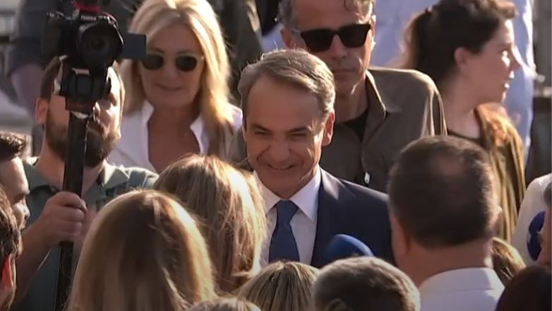 Στα γραφεία της ΝΔ στην Πειραιώς κατέφθασε ο Κυριάκος Μητσοτάκης