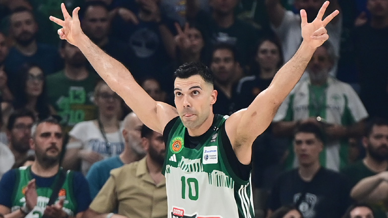 Zωντανός στη μάχη του τίτλου ο Παναθηναϊκός – Νίκησε 83-76 τον Ολυμπιακό και μείωσε σε 2-1 τη σειρά των τελικών!