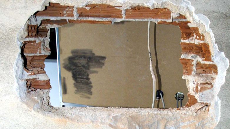 Αποτυχημένο «ριφιφί» στο κέντρο της Αθήνας – Πώς «τη γλύτωσε» το κοσμηματοπωλείο