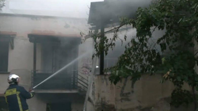 Φωτιά σε εγκαταλελειμμένη μονοκατοικία στο κέντρο της Θεσσαλονίκης