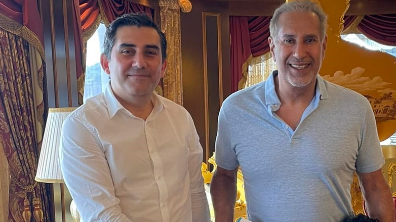 Στη Σκιάθο ο Σεΐχης του Κατάρ – Η συνάντηση με τον δήμαρχο του νησιού