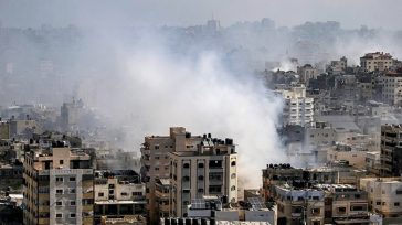 Μωρό σώθηκε από την κοιλιά Παλαιστίνιας εγκύου που σκοτώθηκε σε βομβαρδισμό στη Γάζα