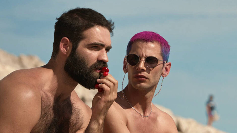 «Το καλοκαίρι της Κάρμεν»: Μια queer ταινία για την Αθήνα τον Αύγουστο