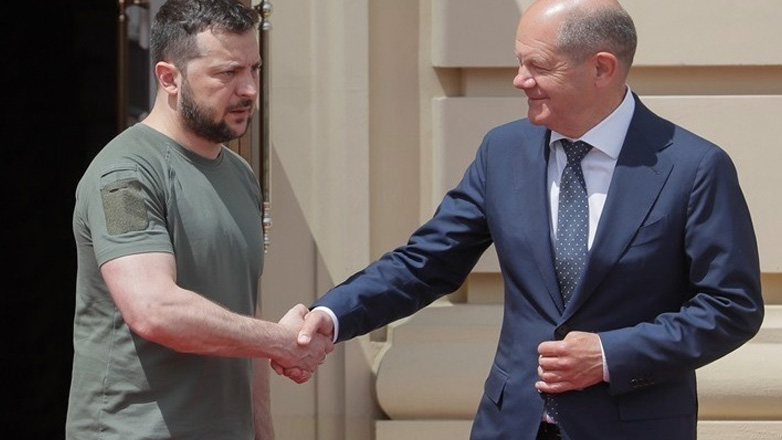 Στο Βερολίνο ο Ζελένσκι για συνομιλίες με τον Σολτς