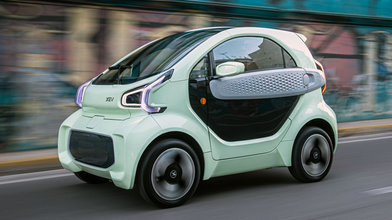 XEV ΥΟΥΟ: Το ηλεκτρικό αυτοκίνητο για μικρές αποστάσεις στην πόλη με κόστος όσο ένας… καφές
