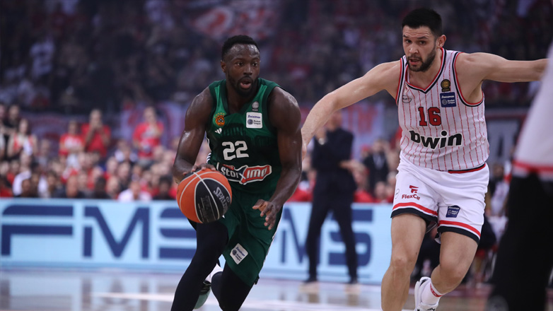 Τρομερό buzzer-beater του Γκραντ από το κέντρο γηπέδου