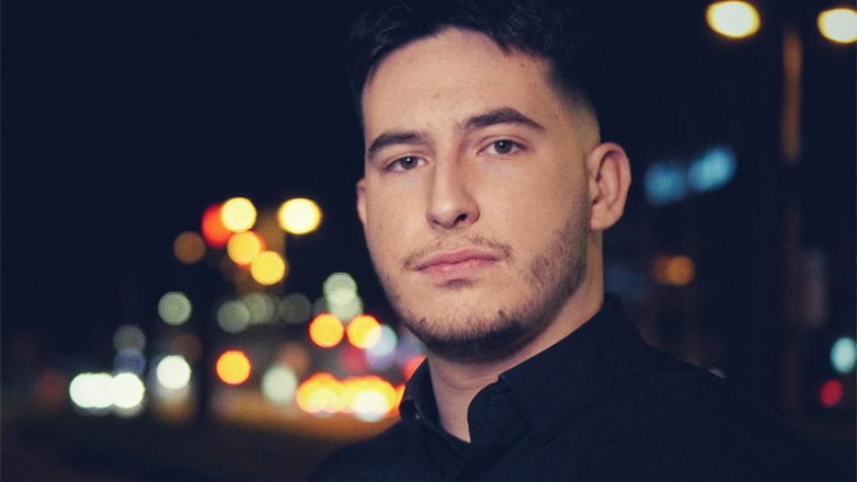 Αυτή η λαϊκή φωνή ανήκει σε 17χρονο μαθητή! – Δείτε το βίντεο