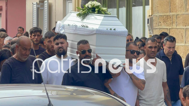 Κηδεία 11χρονης Βασιλικής: Πόνος και οργή στην τελευταία πράξη του δράματος