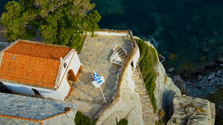 Η Σκόπελος, το ομορφότερo νησί για τους Γάλλους