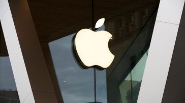 Εργαζόμενοι της Apple απαιτούν από τον τεχνολογικό γίγαντα να σταματήσει τις δωρεές σε ΜΚΟ που συνδέονται με την ισραηλινή επίθεση στη Γάζα