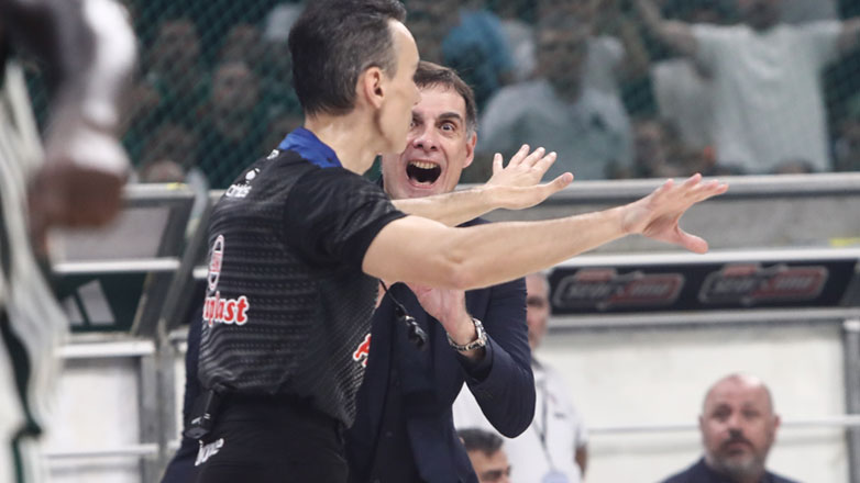 Έντονα παράπονα από τον Ολυμπιακό για τη διαιτησία στον 5ο τελικό