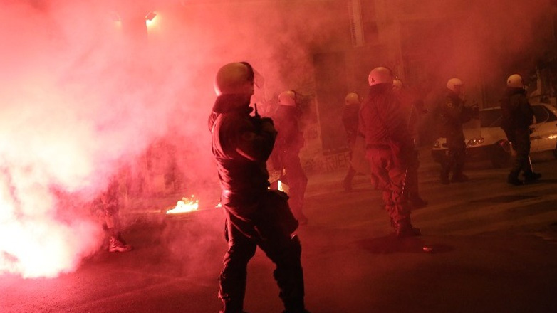 Επεισόδια στα Εξάρχεια: Τραυματίστηκαν τρεις αστυνομικοί – 9 συλλήψεις