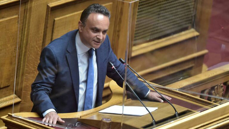 Στα αποδυτήρια με κόκκινη κάρτα και με σφραγίδα Μαξίμου ο Σταύρος Κελέτσης που ζητά τα ρέστα …. Εκ των υστέρων