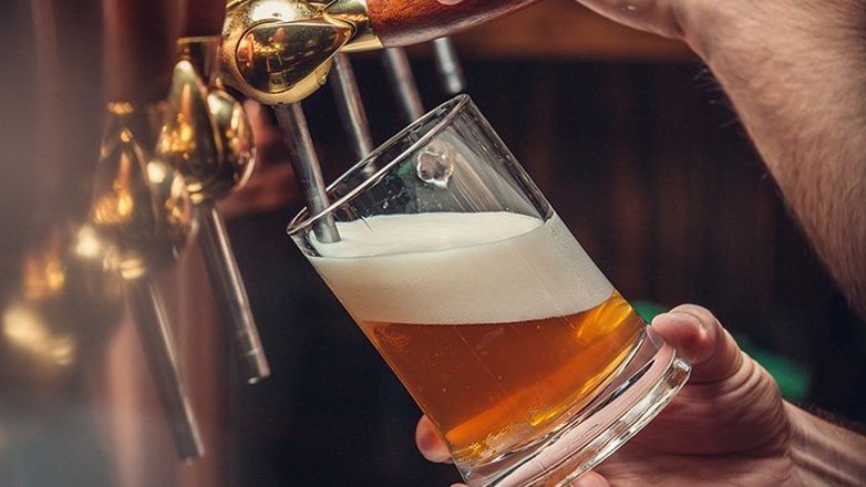 EURO 2024: Μπύρα με μειωμένο αλκοόλ στον αγώνα υψηλού κινδύνου Αγγλίας-Σερβίας