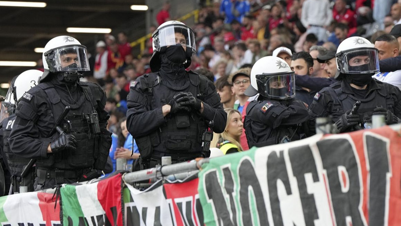 Συνελήφθησαν 50 Ιταλοί οπαδοί με μαχαίρια στο Ντόρτμουντ