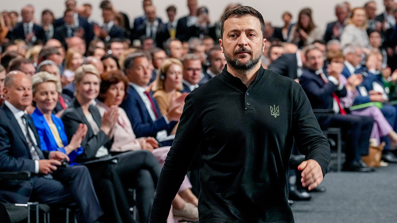 Παγκόσμιοι ηγέτες συμμετέχουν στη σύνοδο κορυφής για την Ουκρανία