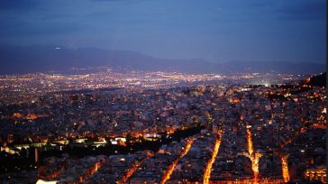 Tι είναι οι «τροπικές νύχτες» και πώς επιβαρύνουν τον ανθρώπινο οργανισμό