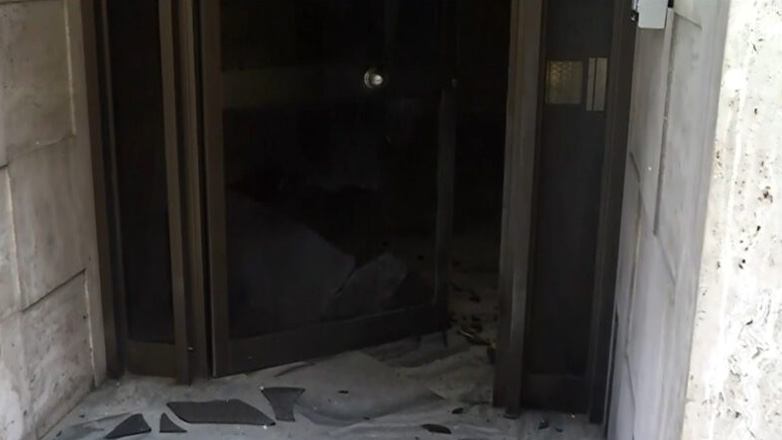 Έκρηξη σε είσοδο πολυκατοικίας στο Παγκράτι