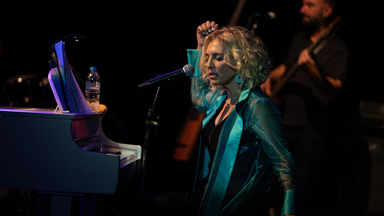 30 χρόνια Κρινιώ Νικολάου! – «Ό,τι αγαπήσαμε αντέχει»