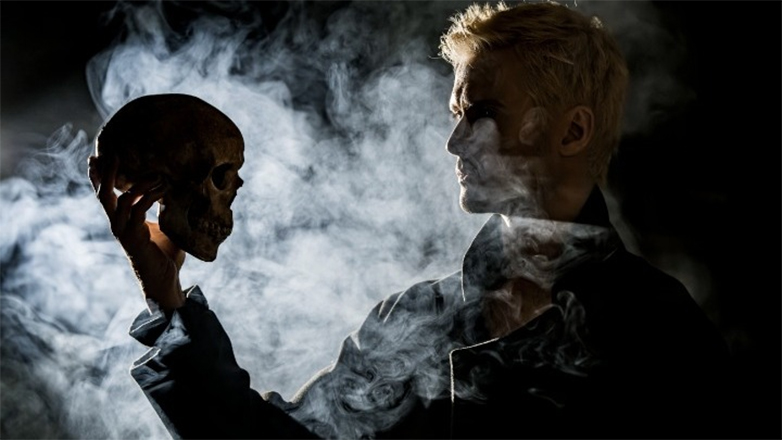 «Άμλετ» σε σκηνοθεσία Θέμη Μουμουλίδη στο Θέατρο Δάσους