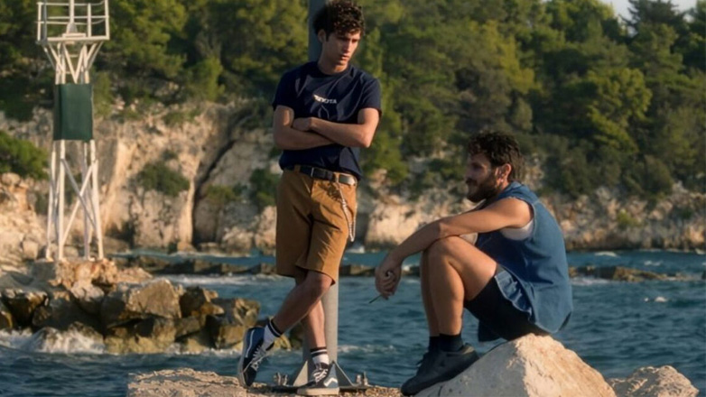 Maestro: Η φωτογραφία με το φιλί ανάμεσα σε Αντώνη και Σπύρο που δεν είδαμε ποτέ