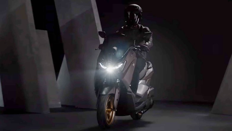 Νέο NMAX της Yamaha με αίσθηση “turbo” στην επιτάχυνση