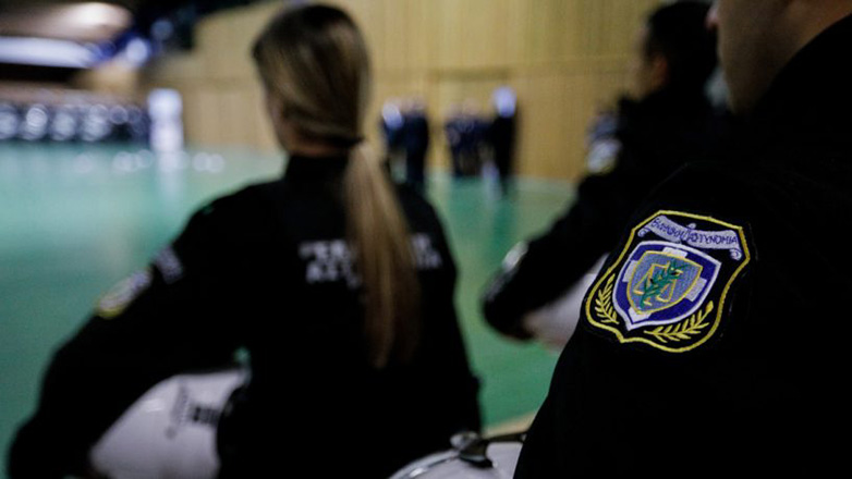 Μύκονος: Συνελήφθη γυναίκα αστυνομικός που έκλεψε αλυσίδα κρατούμενης