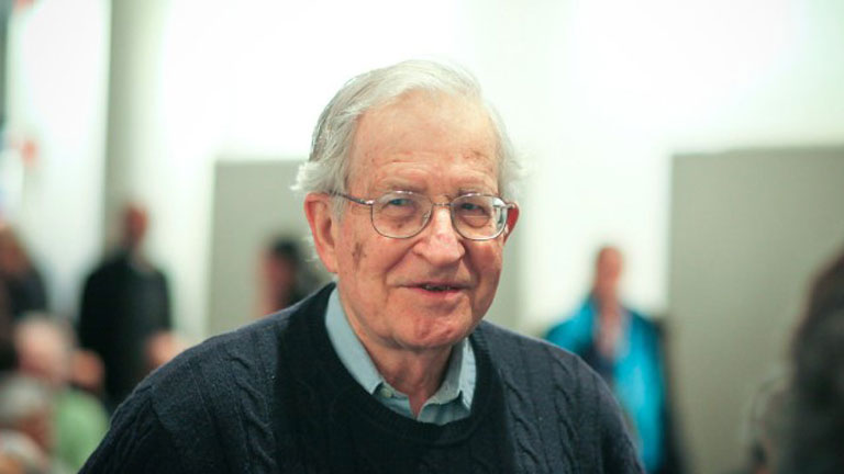 Πήρε εξιτήριο από το νοσοκομείο ο Νόαμ Τσόμσκι