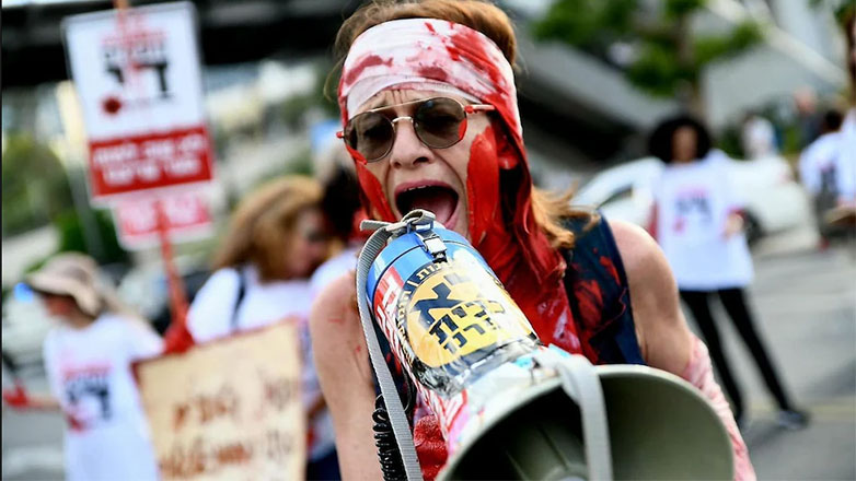 Οι θυμωμένες μητέρες θα μπορούσαν να ανατρέψουν τον Νετανιάχου