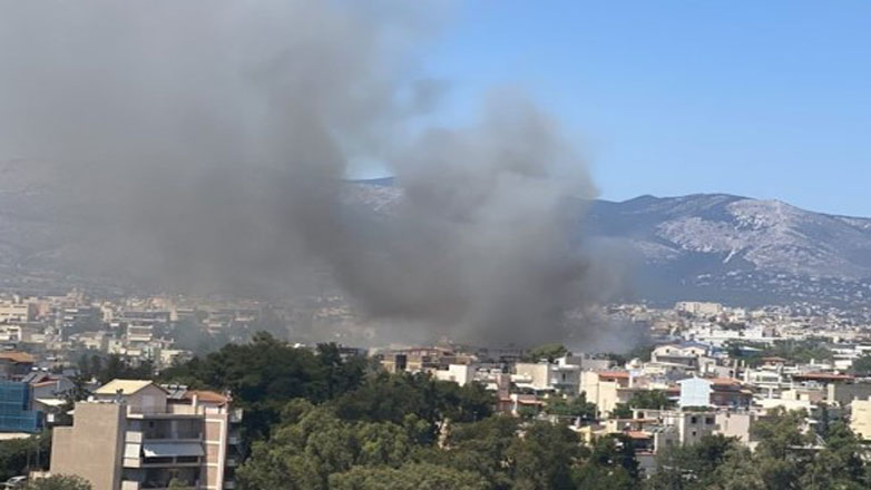 Πυρκαγιά στον Κόκκινο Μύλο, κοντα σε σπίτια