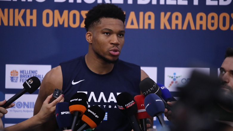 Αντετοκούνμπο: «Μου έδωσε κίνητρο όταν είδα τον Σχορτσανίτη, ένα μαύρο παιδί, να παίζει στην εθνική»