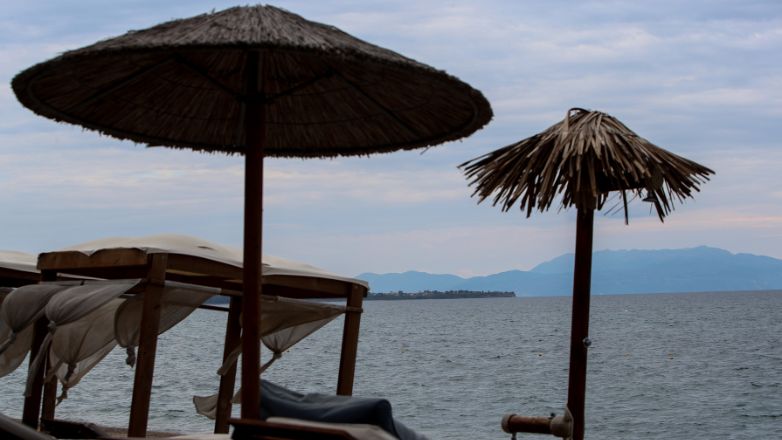 Καιρός: Μελτέμια και 40άρια σήμερα – Πολύ μεγάλος κίνδυνος πυρκαγιάς