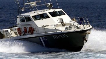 Δραπετσώνα: Φωτιά σε φορτηγό πλοίο στο νέο Μώλο