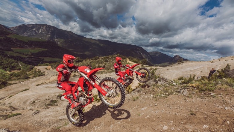 Η GASGAS επιστρέφει τη δίχρονη EC 125 στη σειρά enduro 2025