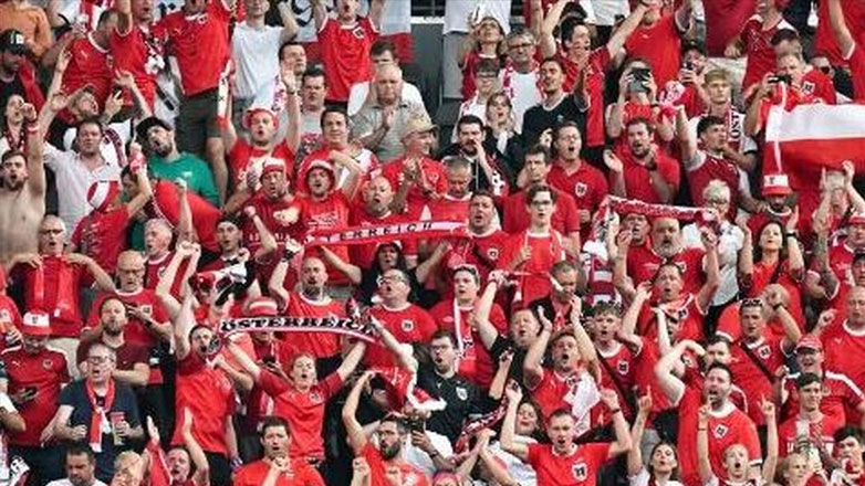 Euro 2024: Πολωνός οπαδός έπεσε από την εξέδρα και τραυματίστηκε σοβαρά