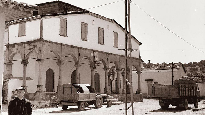 Η Αϊβαλιώτισσα Αγία Τριάδα