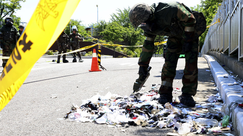 Βόρεια Κορέα: Νέα παρτίδα σκουπιδιών με μπαλόνια στη Νότια Κορέα