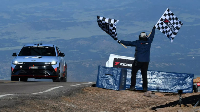 Η Hyundai έκανε νέο ρεκόρ στην ανάβαση Pikes Peak με το εκπληκτικό Ioniq 5 N (Βίντεο)