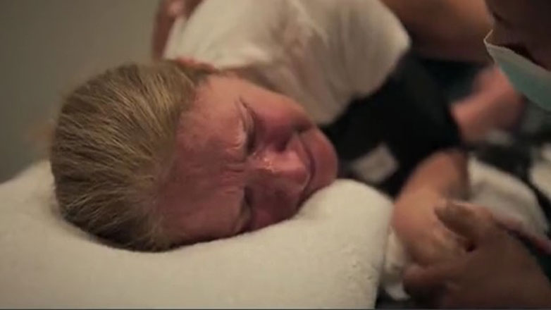 H Σελίν Ντιόν μοιράστηκε βίντεο για την σπάνια ασθένεια από την οποία πάσχει