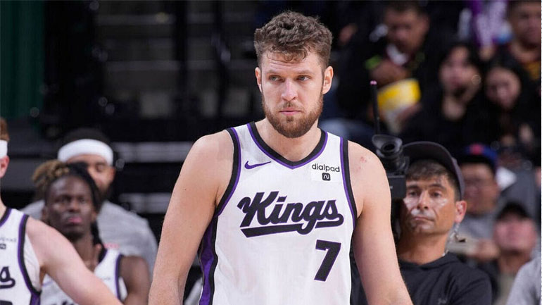 «Ο Παναθηναϊκός και ο Ολυμπιακός θέλουν τον Βεζένκοφ»