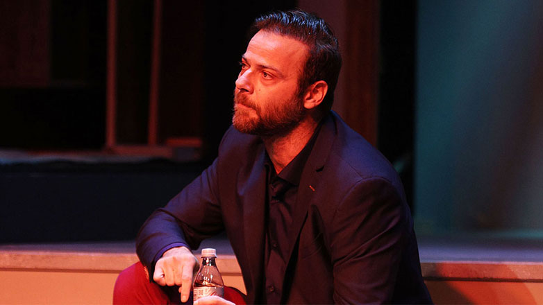 Ορέστης Τζιόβας: «Έκανα coming out γιατί δεν υπάρχει σεβασμός στην κοινωνία για τη διαφορετικότητα»